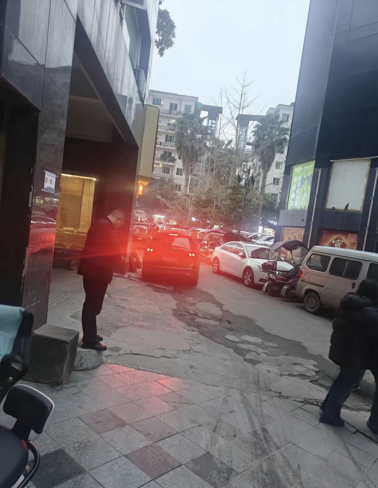双色球 出门真堵车 怎么办 要迟到了 好急
