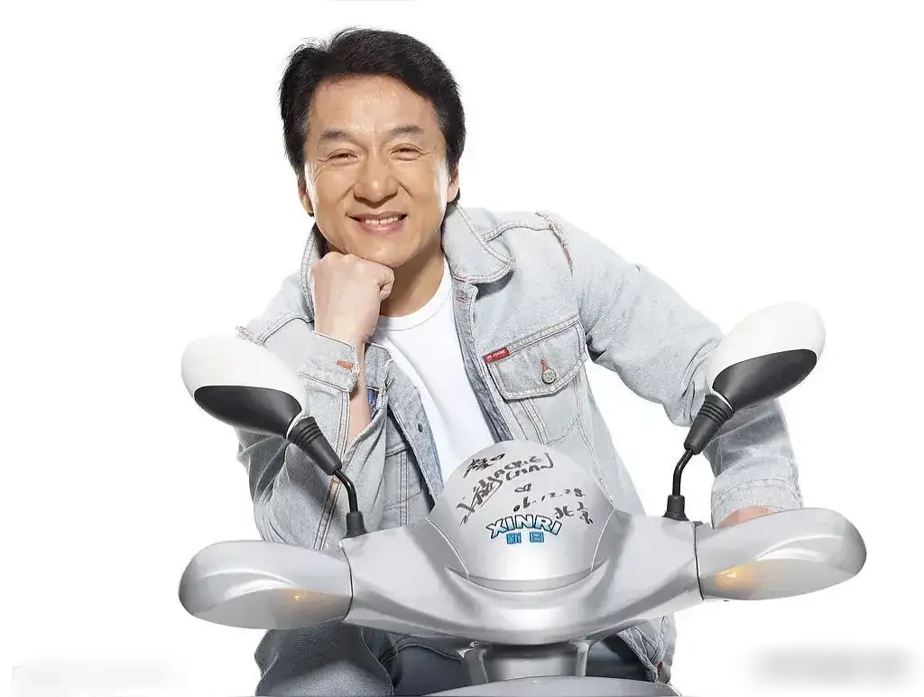 在商业界有着一句话:"成龙是广告杀手"