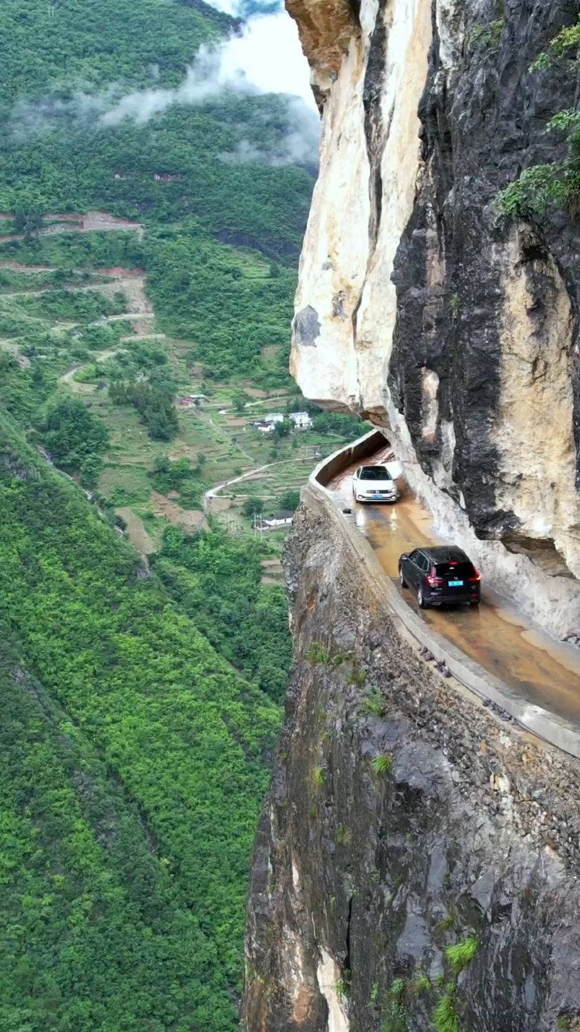 如此震撼的兰英大峡谷挂壁天路,你确定不来体验一次?