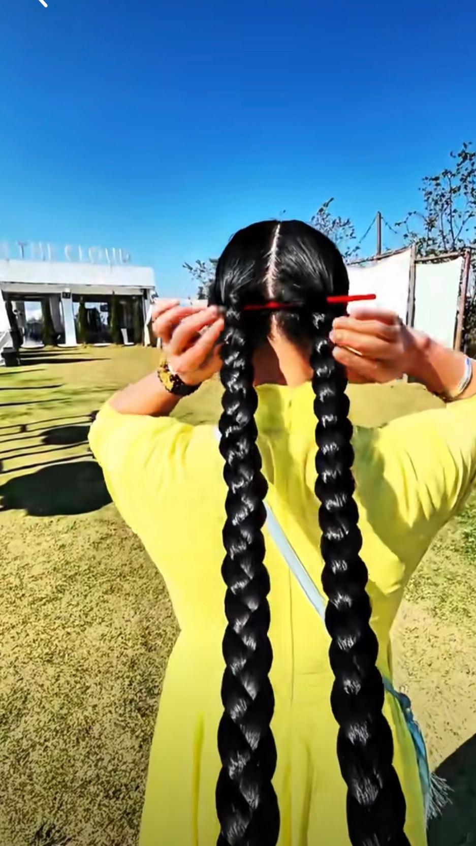 之美尽情展现,独特造型三米超长发66年属马女底辫子盘发图片长辫子