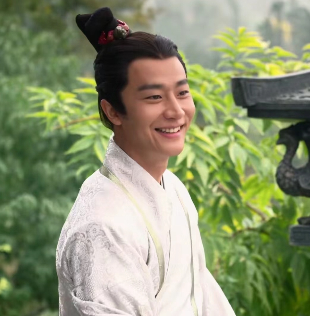 2014年郑晓龙计划拍《芈月传》本想邀请孙俪饰演芈月但她拒绝了