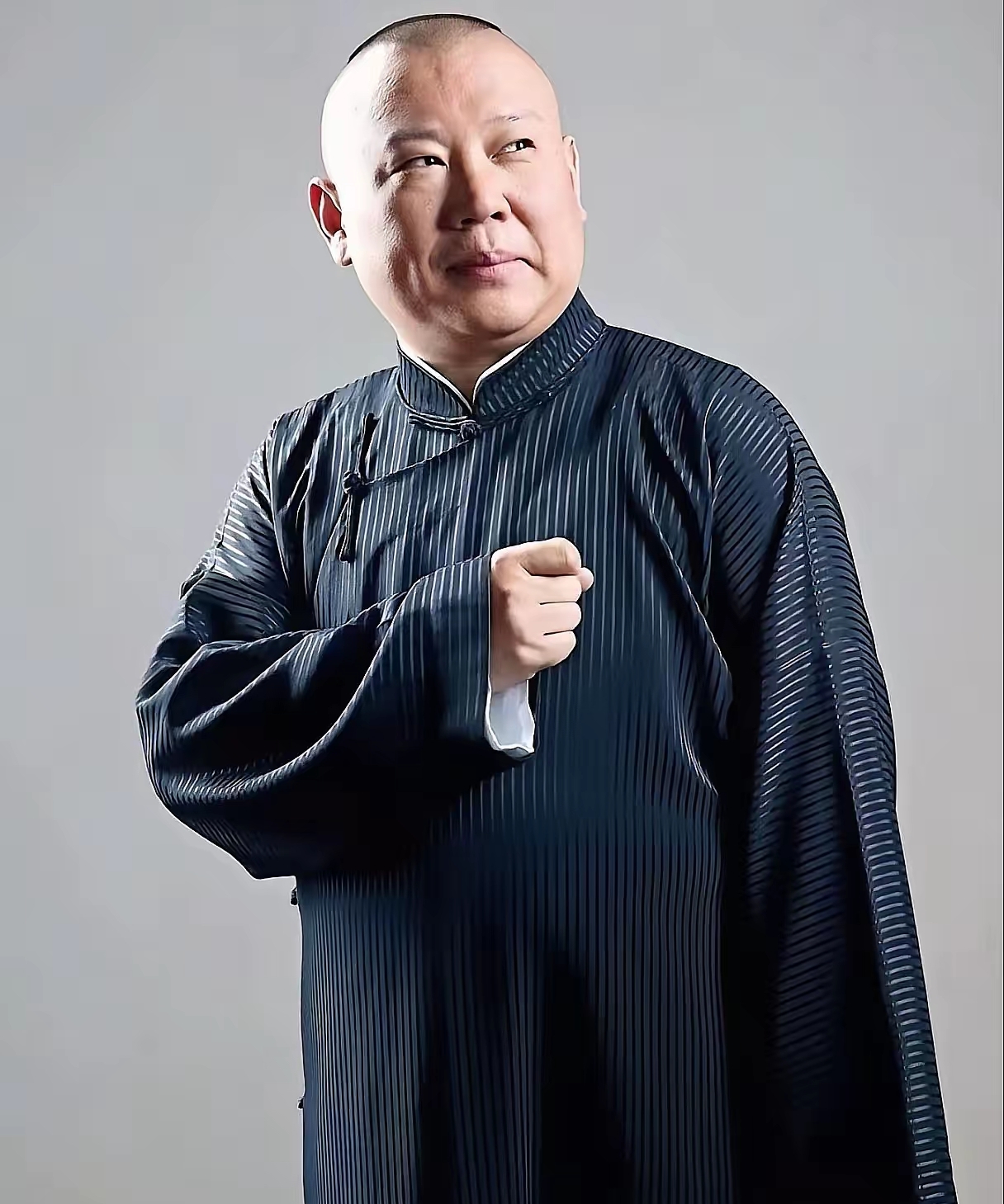 郭德纲没有收敛 原因很简单 不是因为他不懂规矩也不是他 嘴上不
