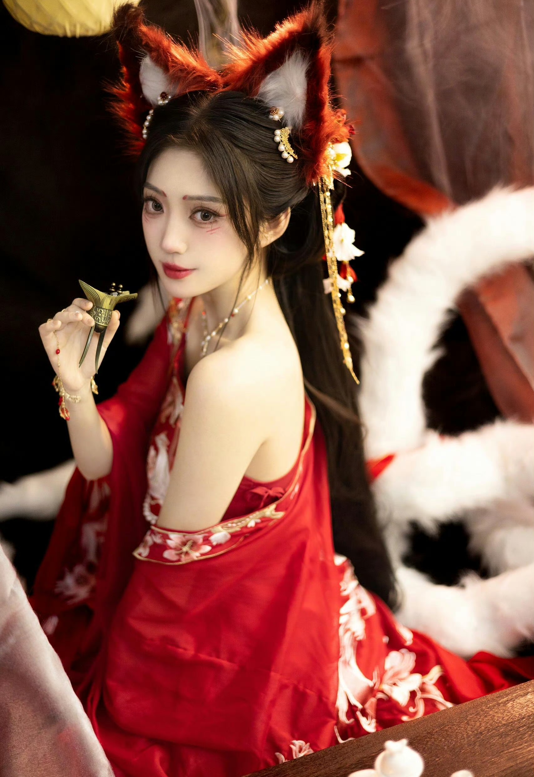 王者荣耀cosplay妲己 香肩玉足大长腿,这样谣言的狐狸 你喜欢吗?
