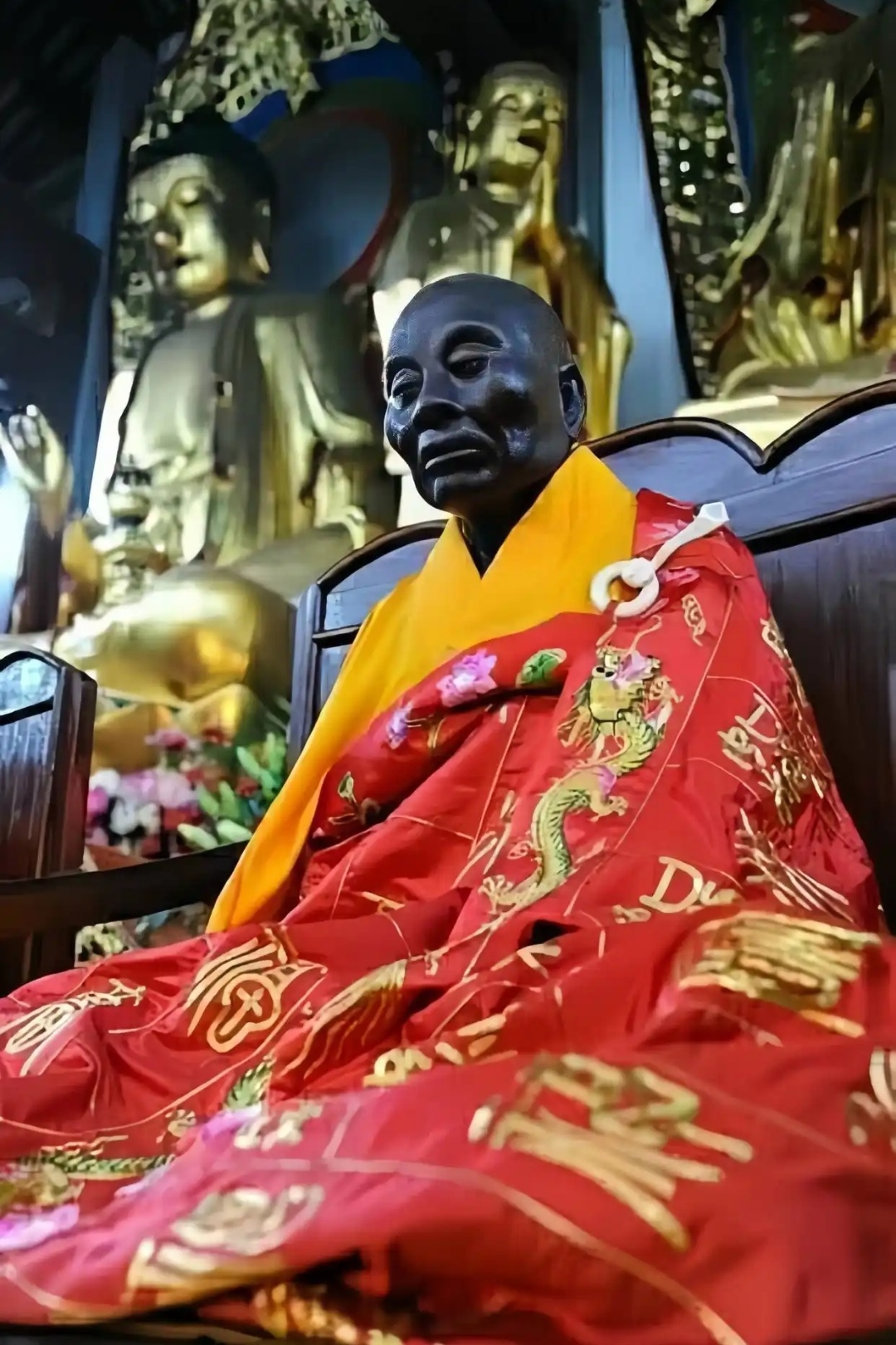 尚释超度是真是假-进庙不烧香入寺不拜佛