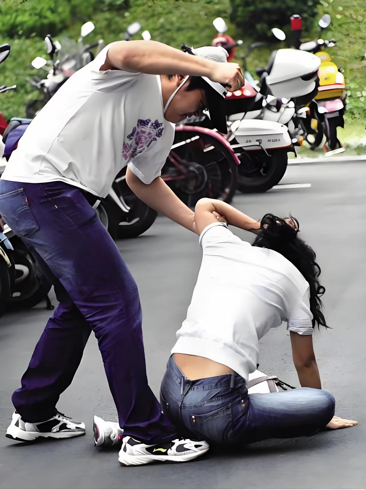 当街发生家暴事件!