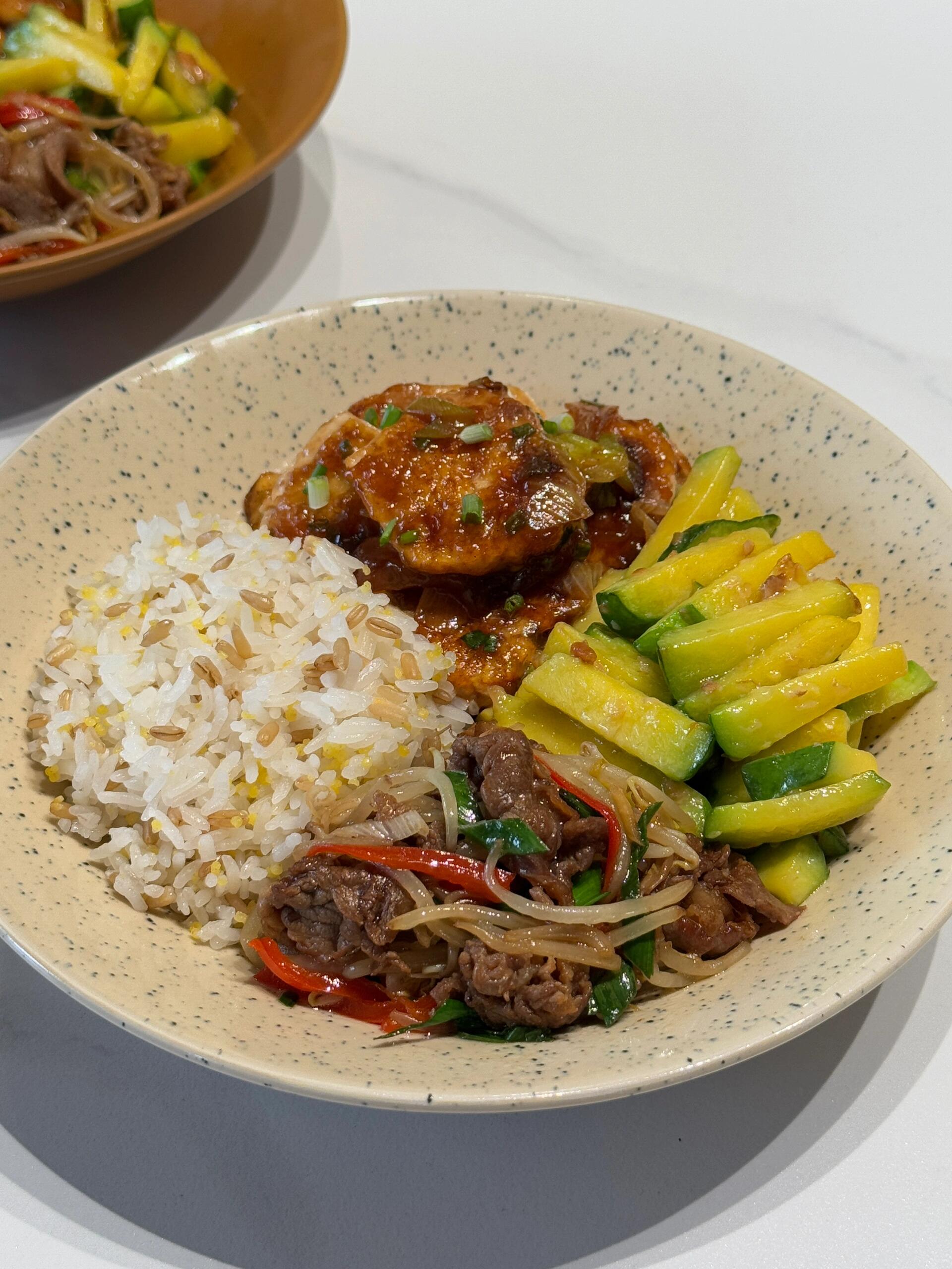2 桂花排骨+荠菜煎蛋+醋溜豆芽 3 豆芽炒牛肉+素炒青南瓜+葱烧豆腐 4