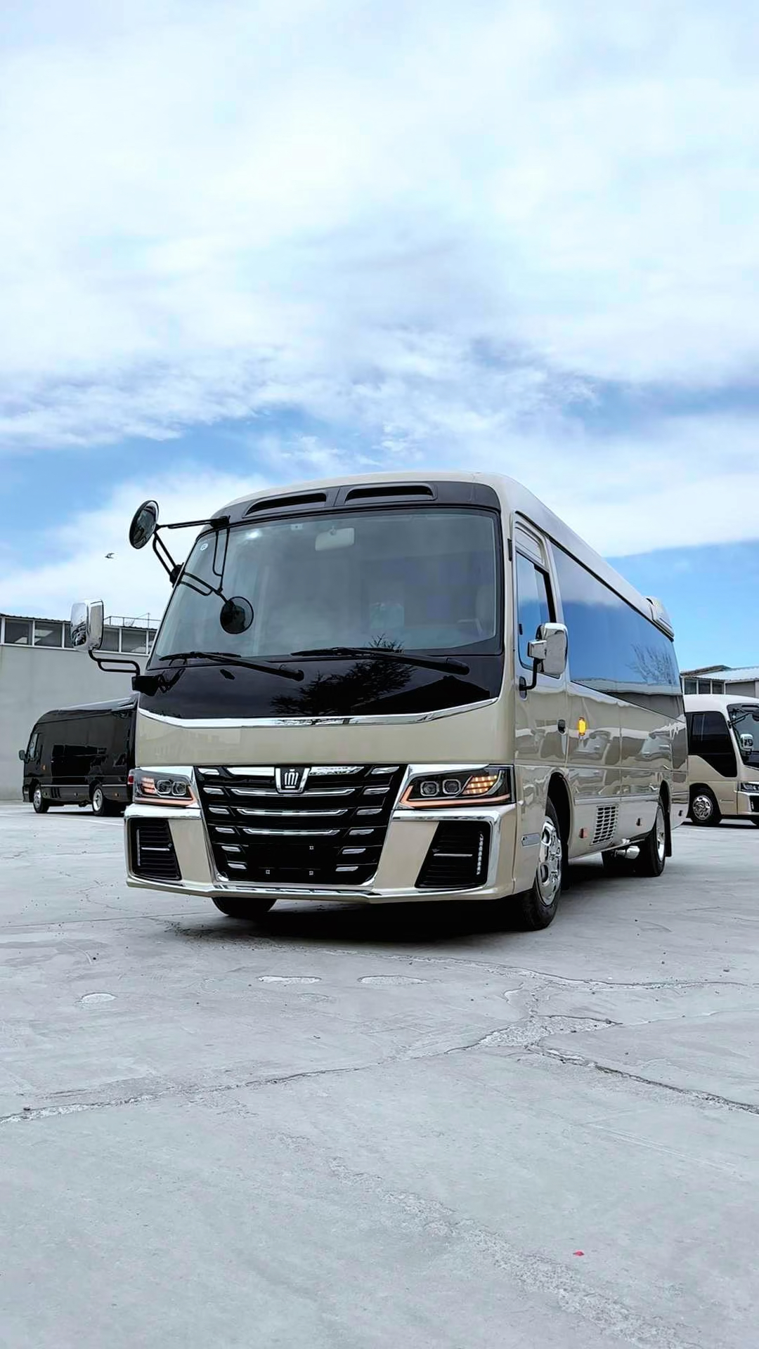 新款 丰田考斯特