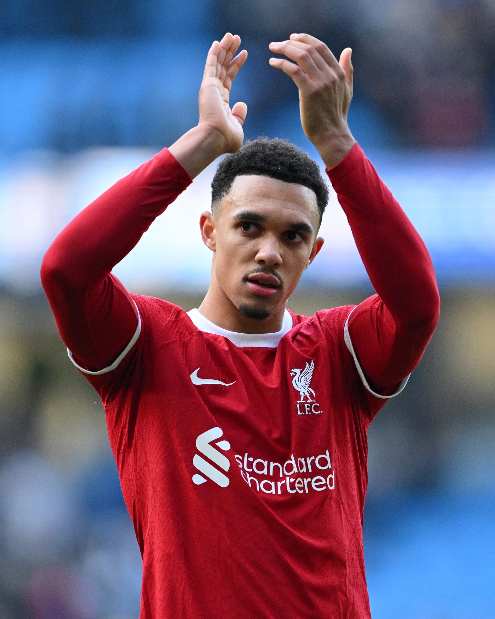 皇马需要哪种类型的右后卫?