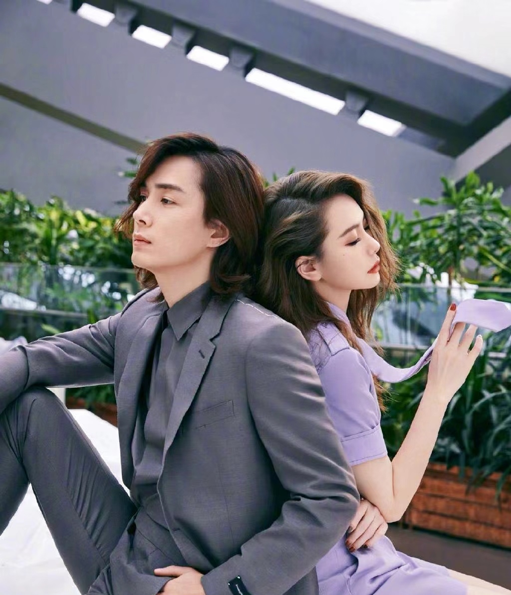 戚薇和李承铉舞台演出白娘子的故事 ,而戚薇说她把这个故事好好说给李