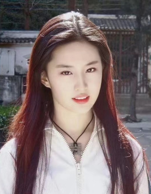 我真的是好喜欢刘亦菲的长相呀,因为她在每个年龄阶段都有着不同的美