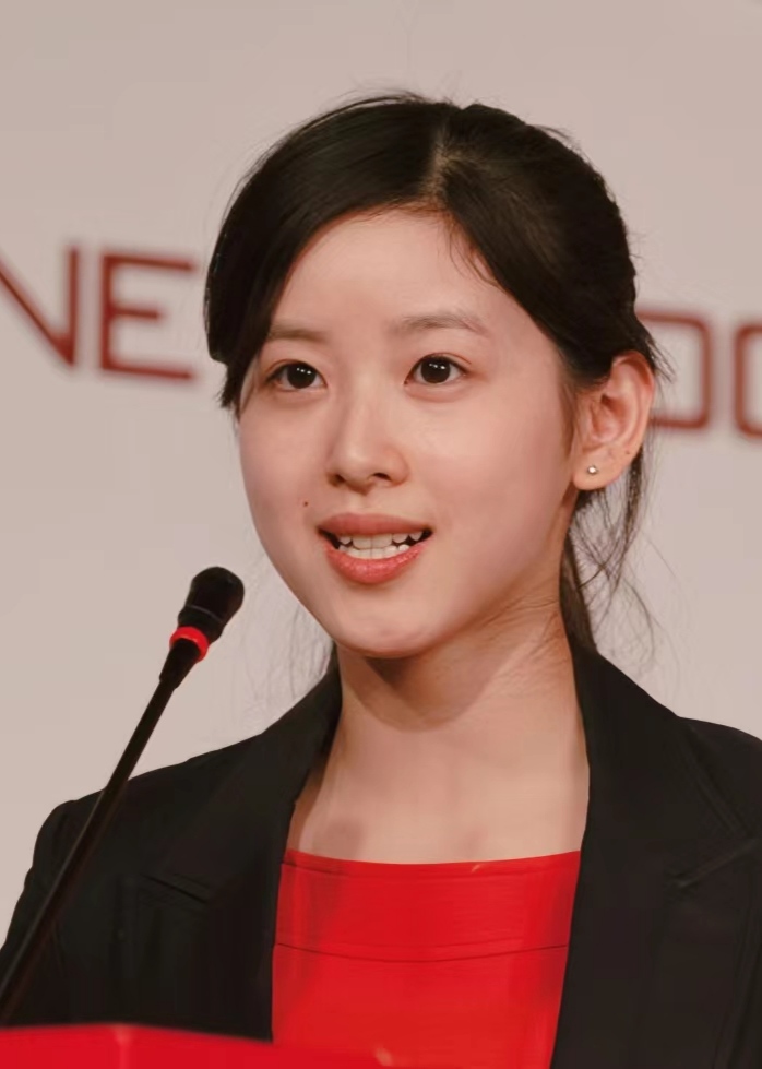 章泽天这样胖一点脸上有肉肉好美啊!