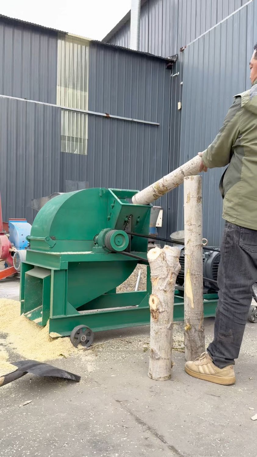 木材粉碎机,碎木屑可加工生物质颗粒还可以造纸