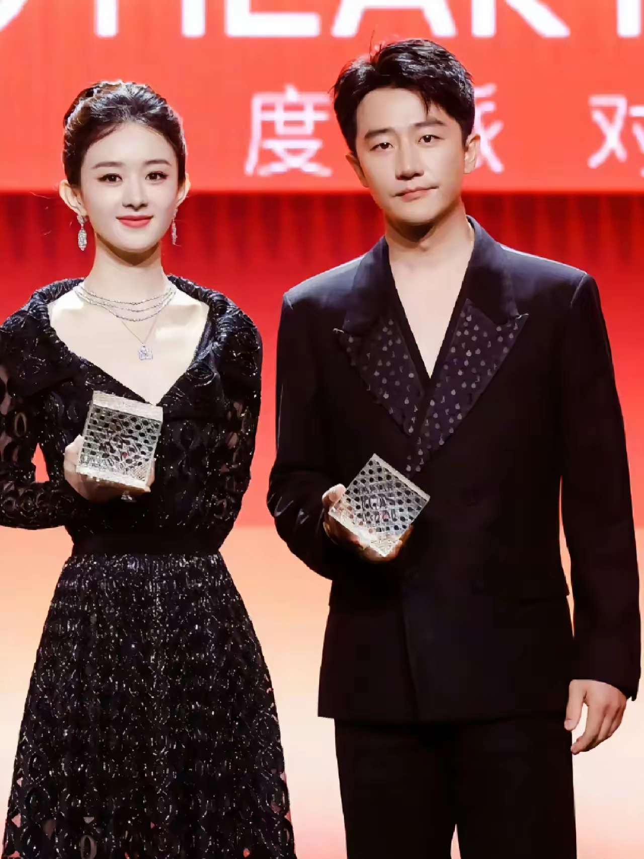 可每次都是缺了一些小契机,每次看到黄轩看赵丽颖的眼神我就忍不住