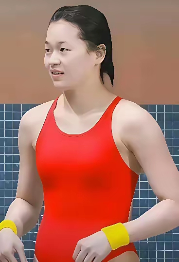 对比四年前,她真的长大了全红婵穿泳衣图片大全全红婵性感泳装全红婵