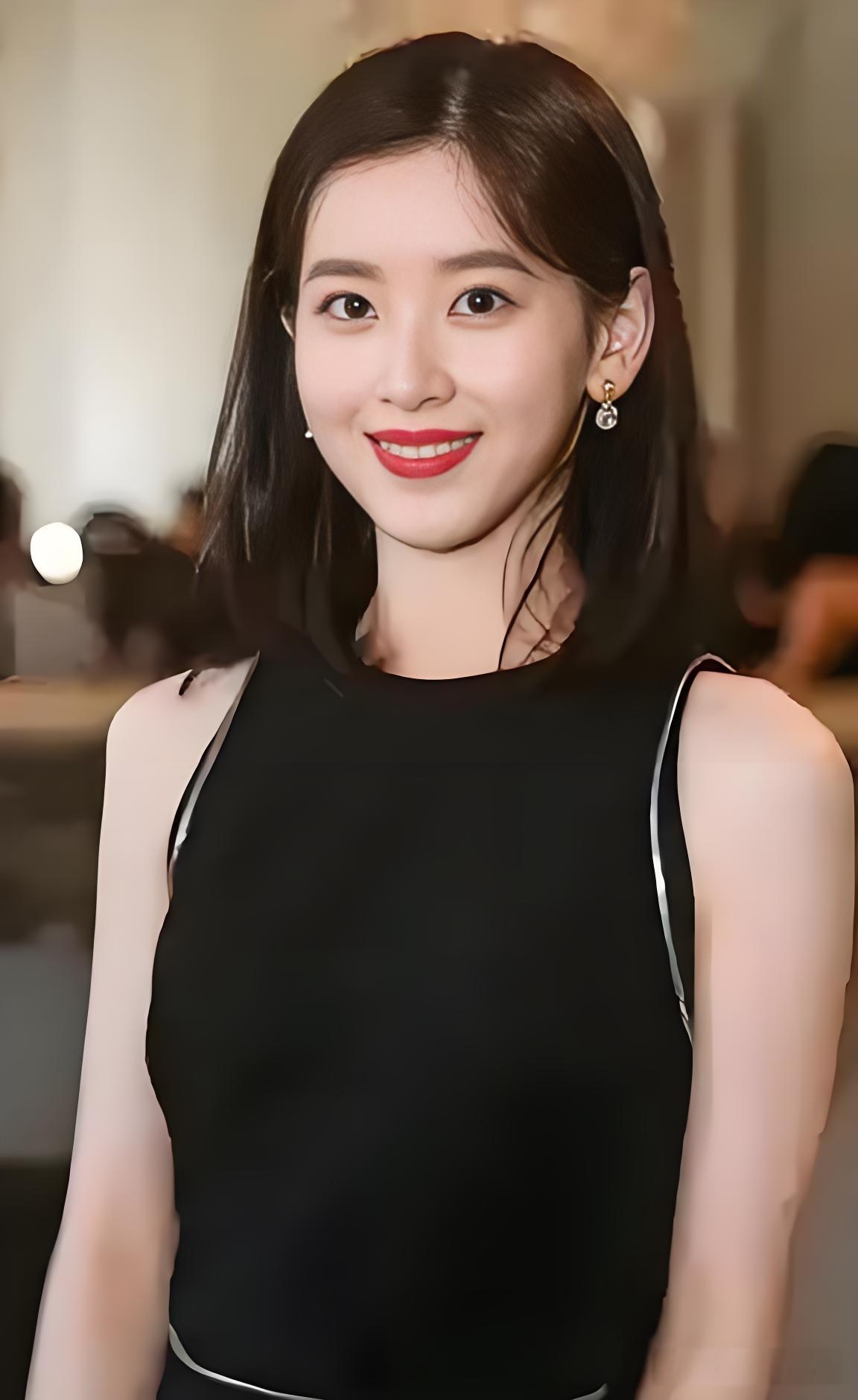 章泽天,一生做过的3件"不平凡"事情 1,22岁的时候选择嫁给41岁的