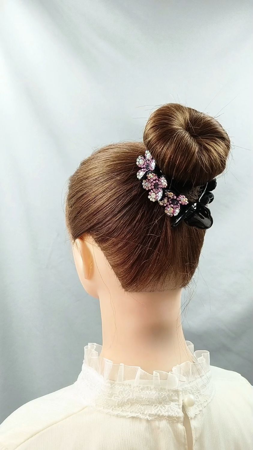 发量少用垫发甜甜圈扎丸子头,时尚显发量