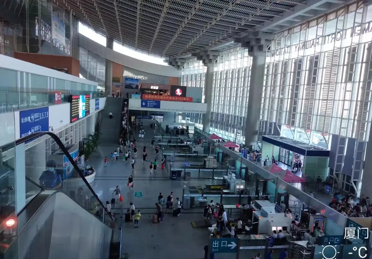 厦门北站是配属了动车所的高铁站,才10个检票口