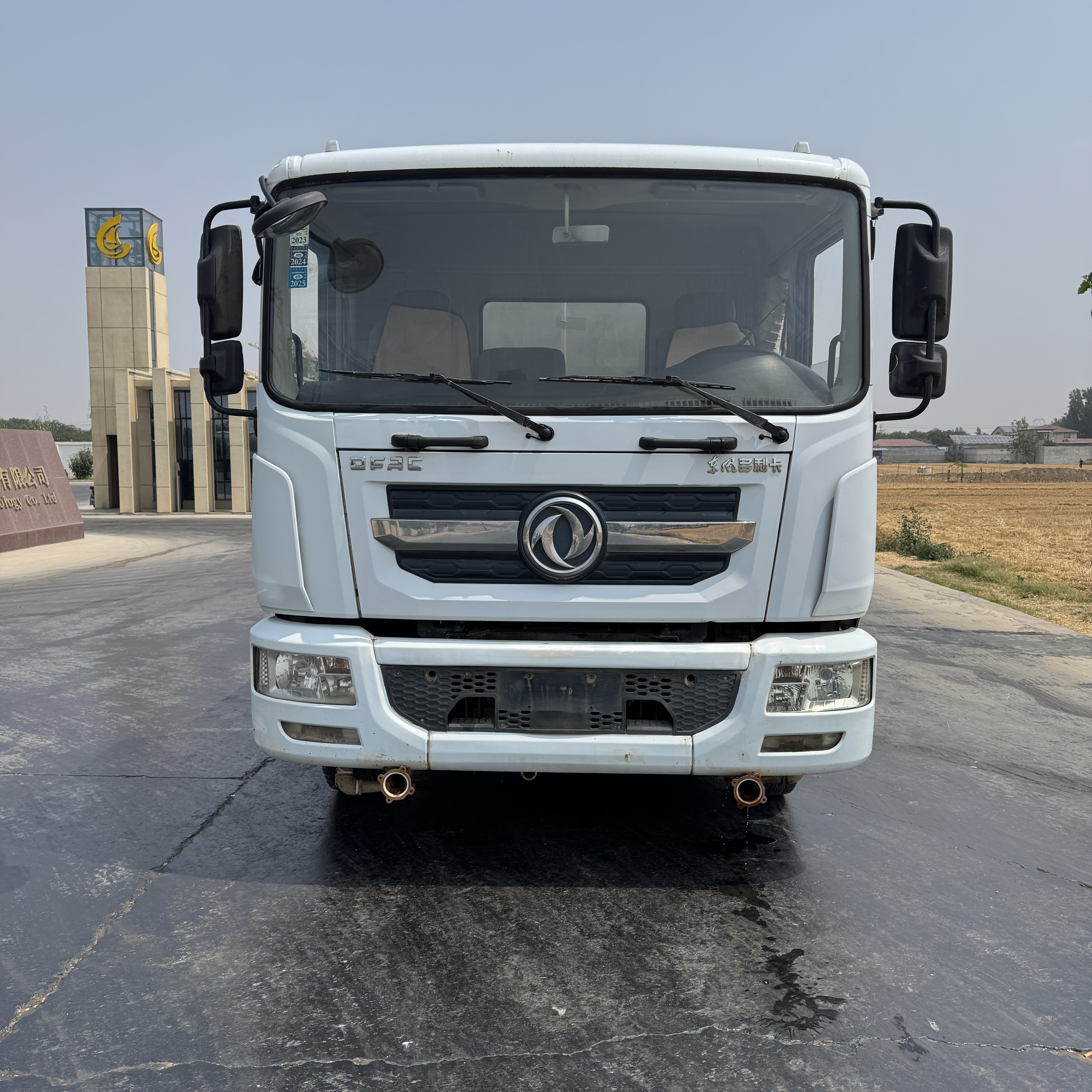 新到极品20年4月国五排放东风多利卡d9