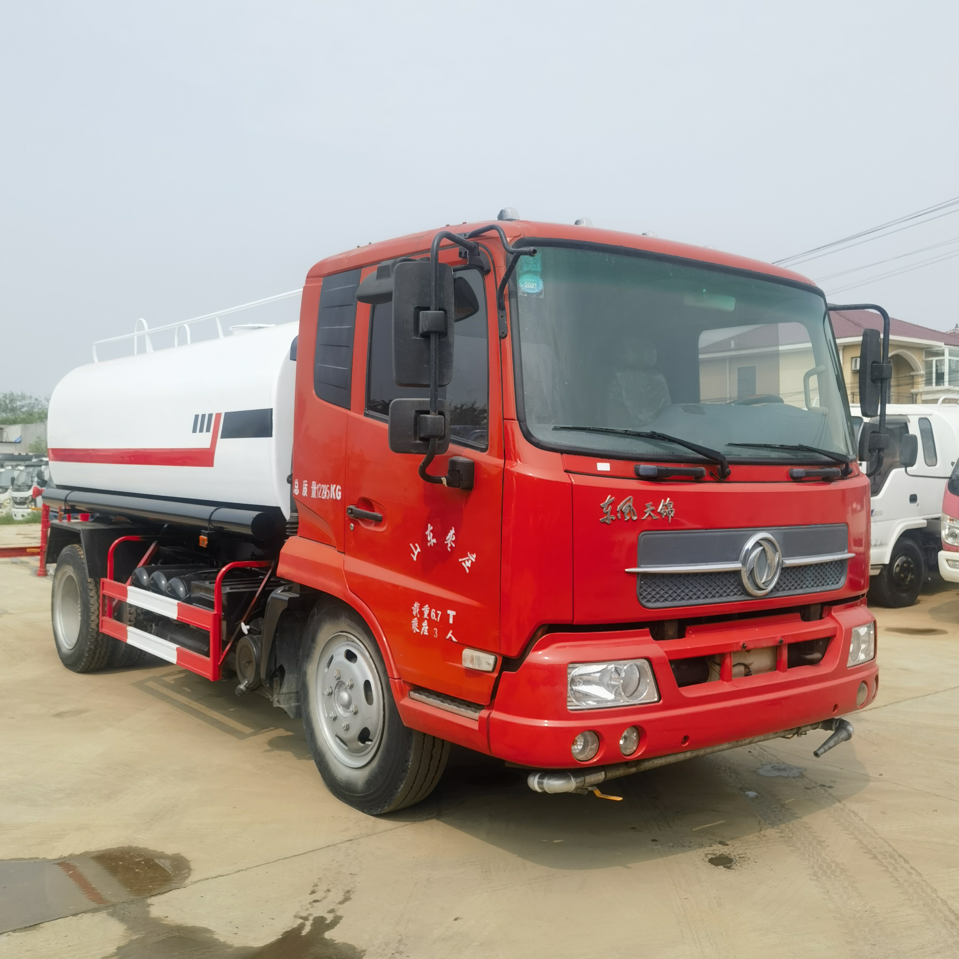 洒水车# 刚出车间一台极品国五排放东风天锦10立方洒水车 配备康明斯