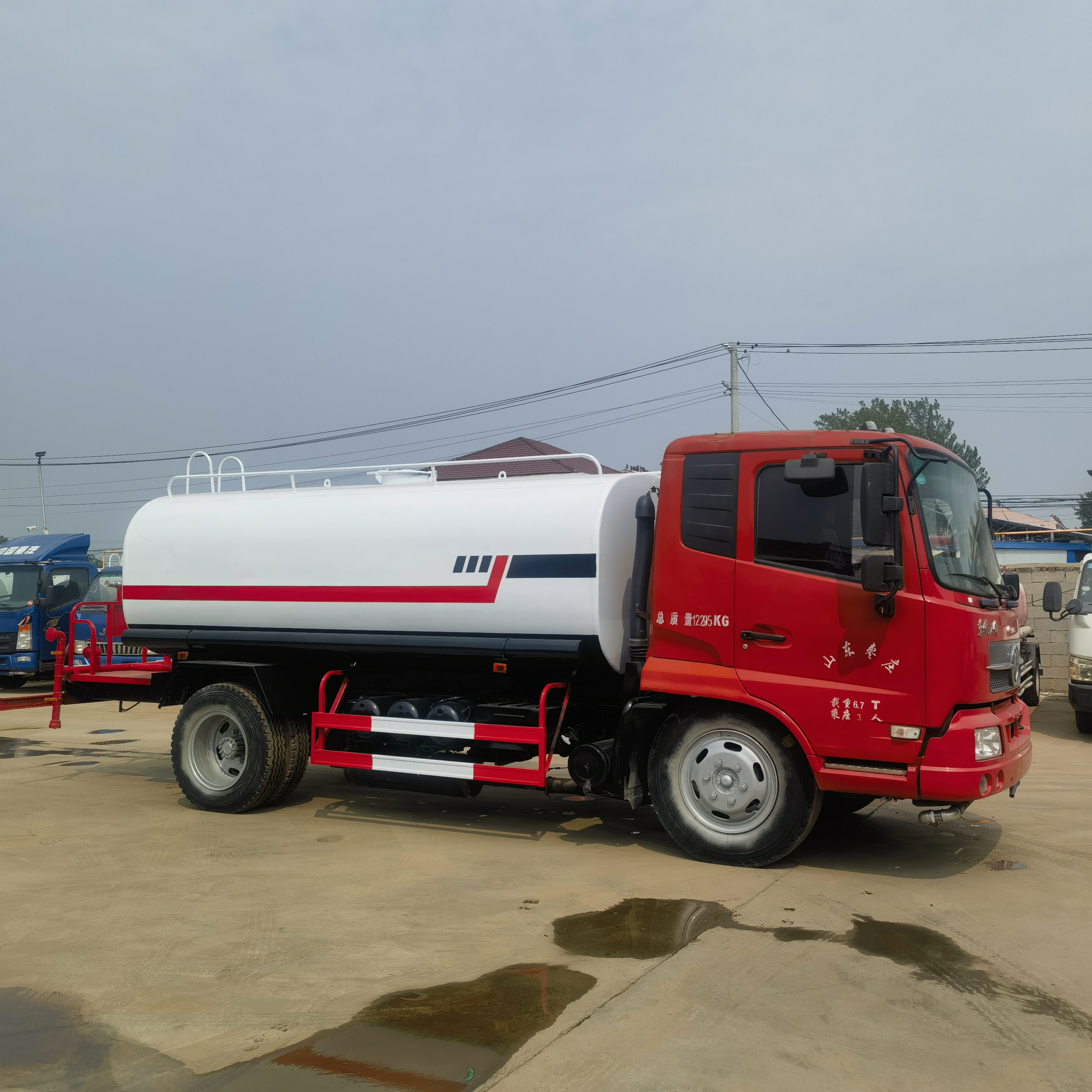 洒水车# 刚出车间一台极品国五排放东风天锦10立方洒水车 配备康明斯