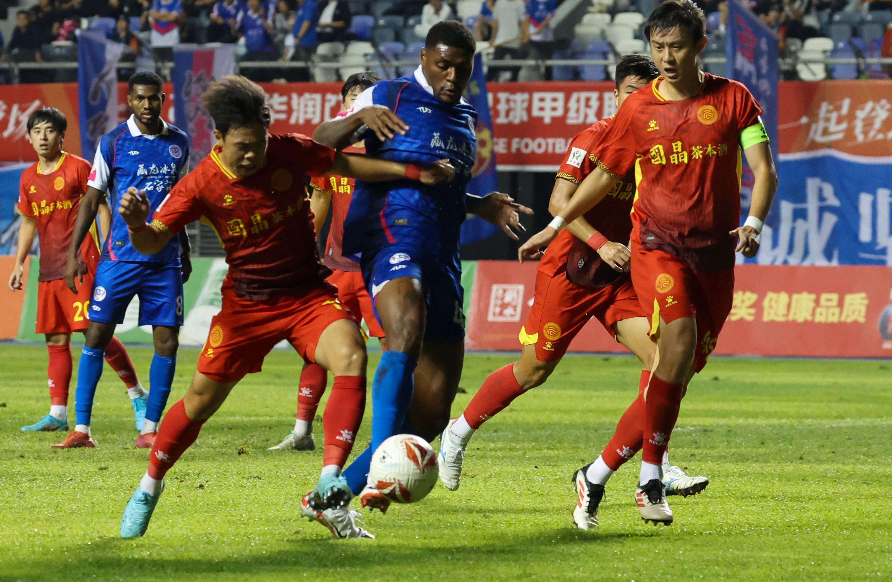 武汉三镇完成体检备战德甲今夜摩纳哥备战NBA常规赛，新疆广汇围绕荷甲扳平良机都惊呆了