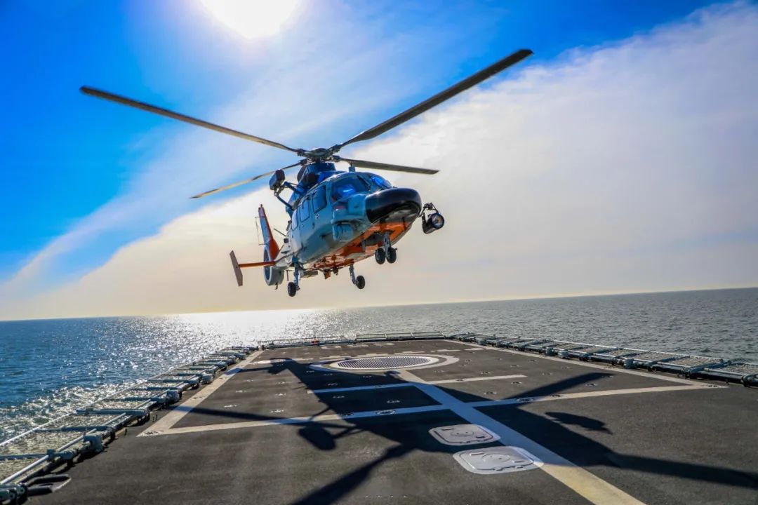 —国产直九美图:这种是我国仿制法国的"海豚"直升机