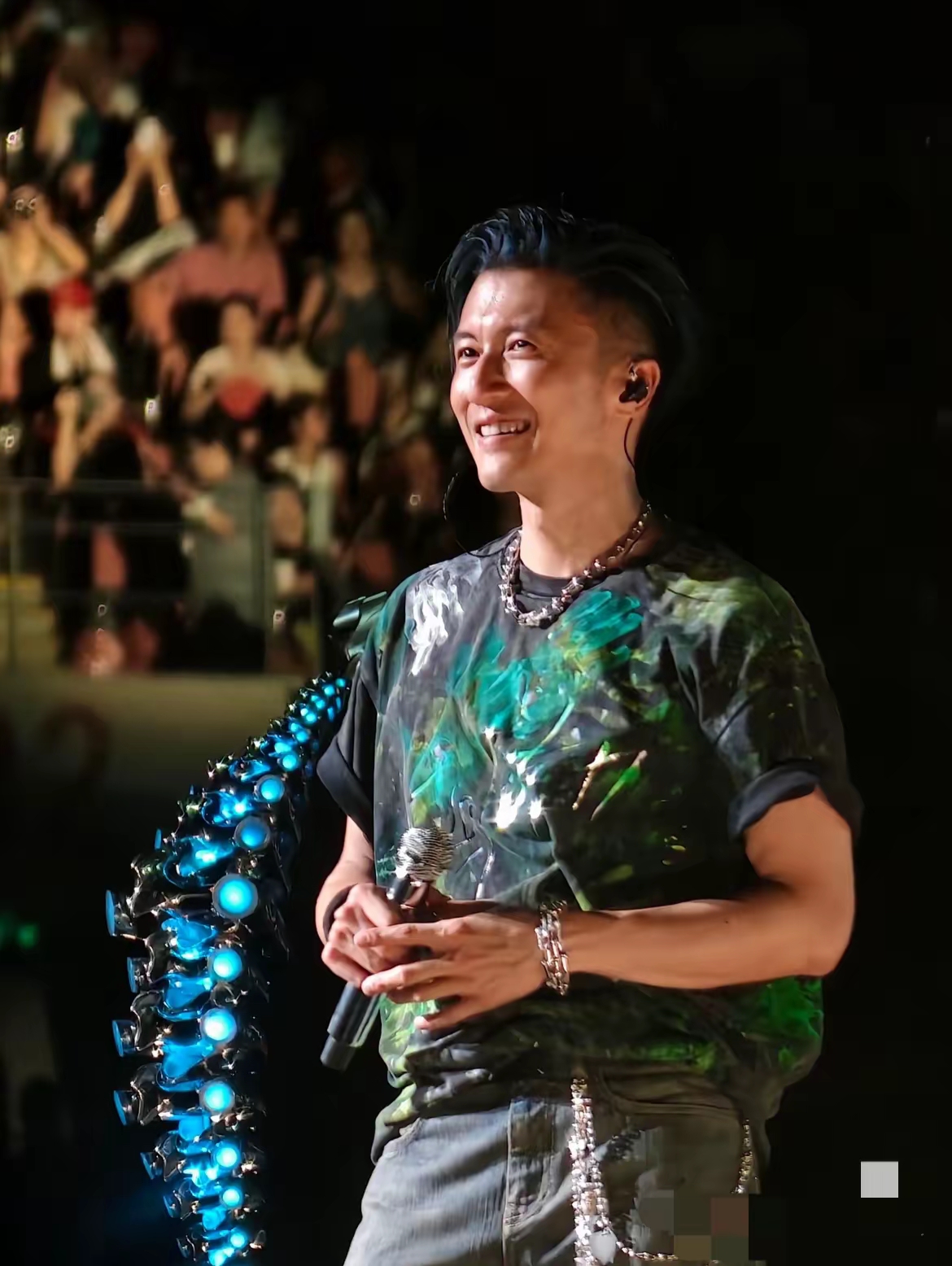 他说谢霆锋的演唱会和大家想的完全不一样