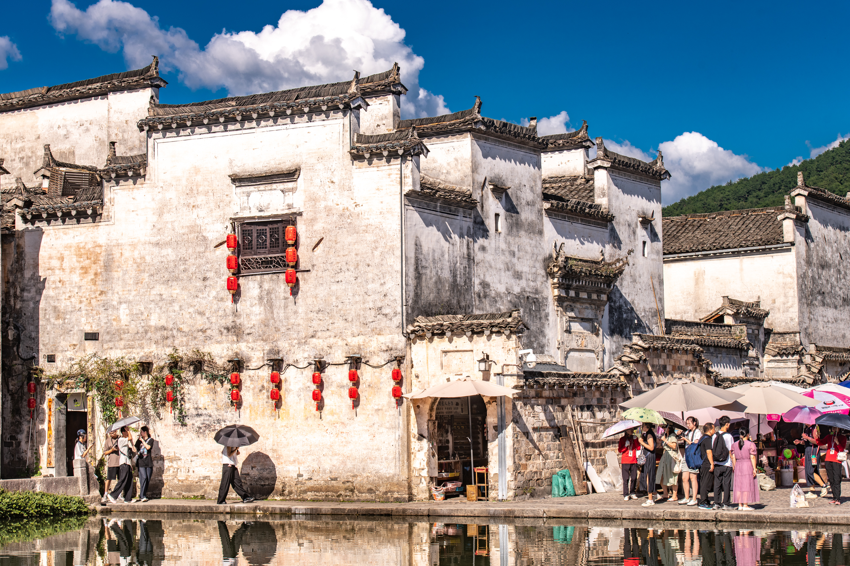 暑期热门旅游地推荐# 宏村月沼:颇具生活美学的景点,传承众多古徽州