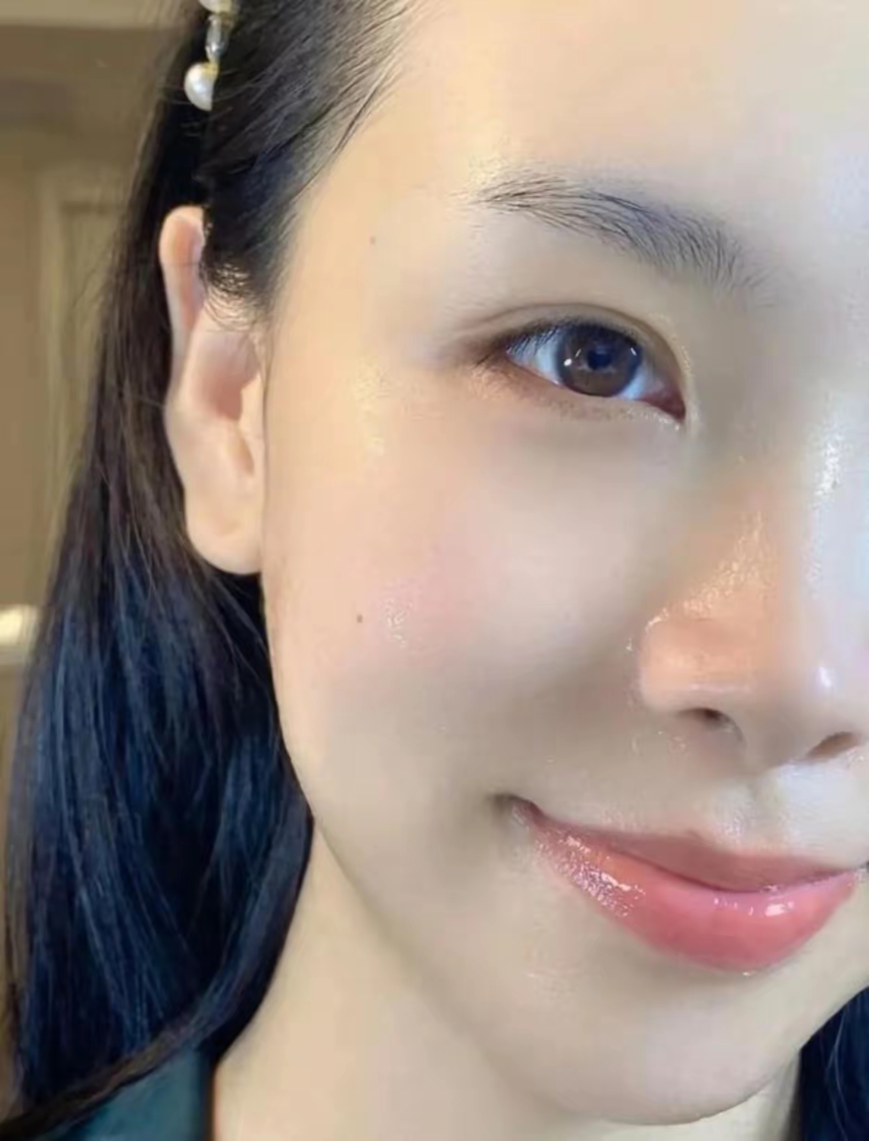 我朋友在皮肤科干了20年她教我几招护肤秘诀 第一招晚上洗完脸后