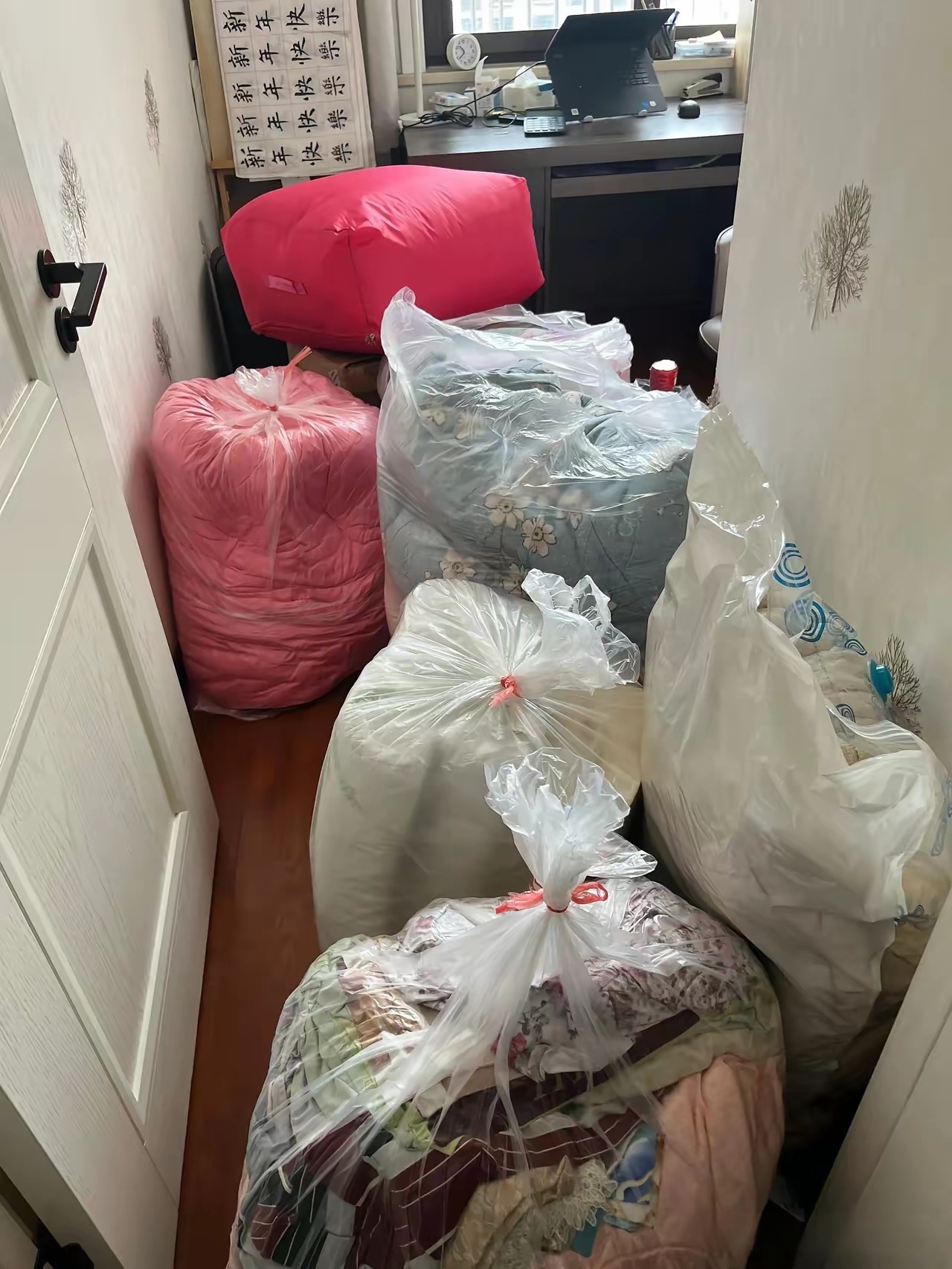 我婆婆一大早居然收拾东西要回老家 我们也没做错啥啊 原因居然是