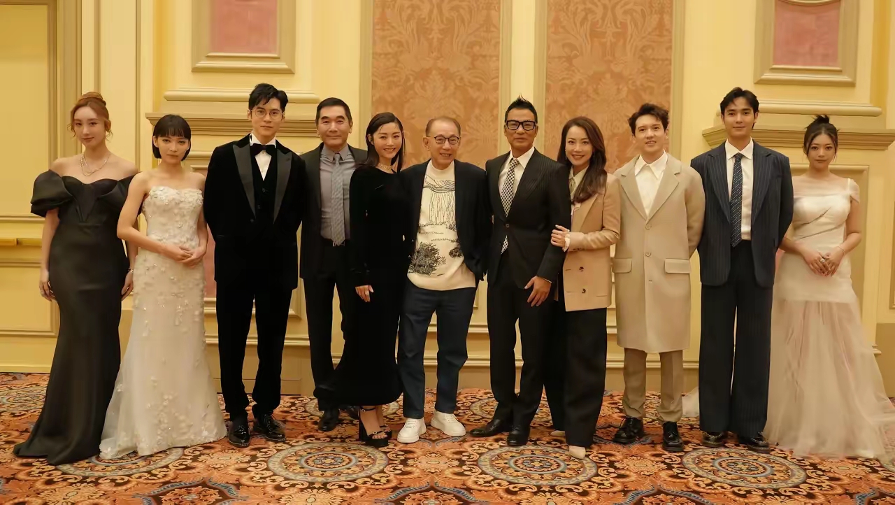 居然能够得到大老板杨受成的青睐,亲自上场为她站台,霍汶希,任达华,方