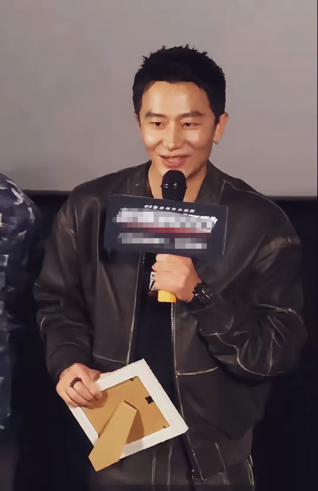 黄轩真的超级真诚,像个害羞的大男孩