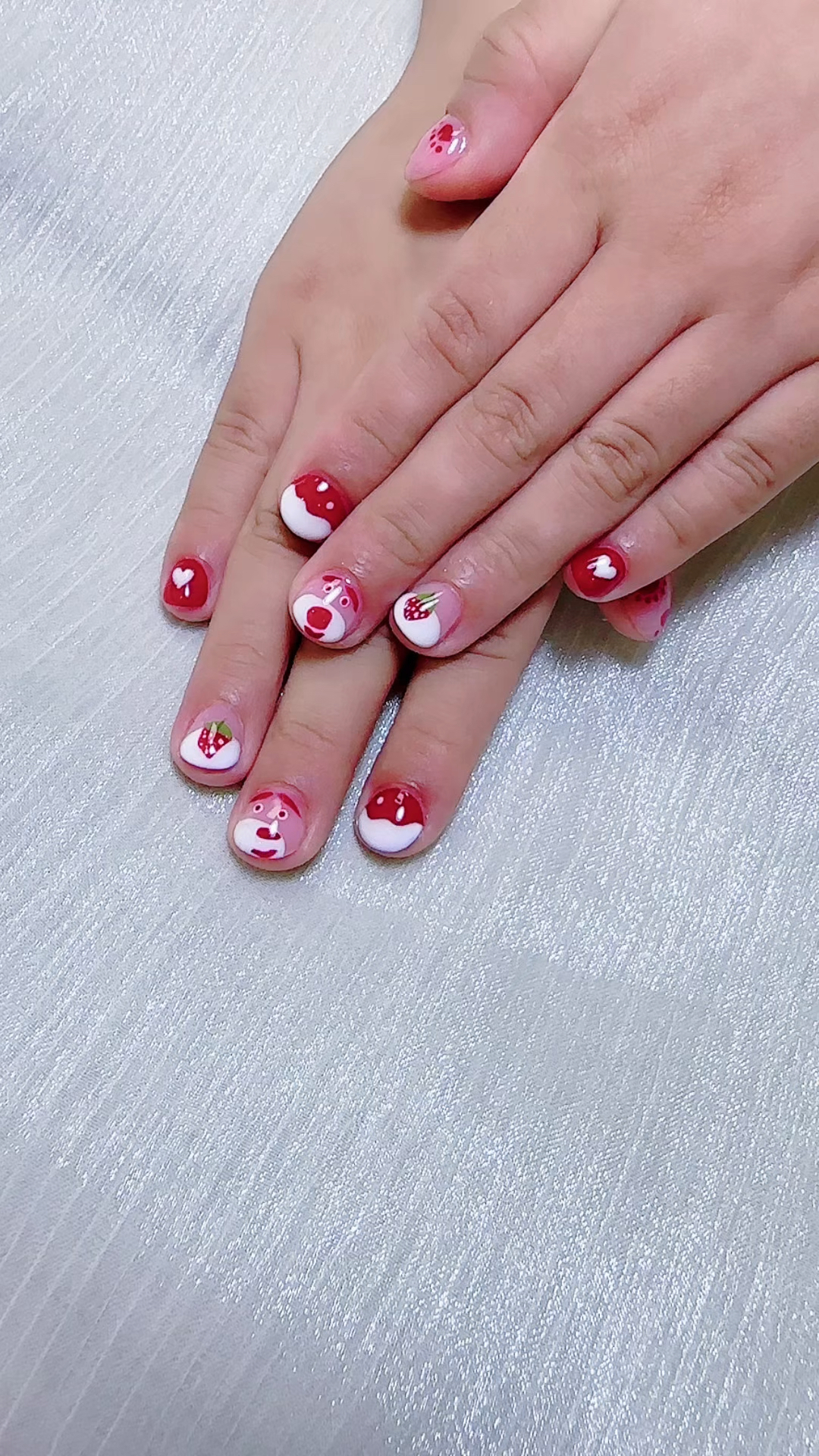 专属于小朋友的卡通美甲