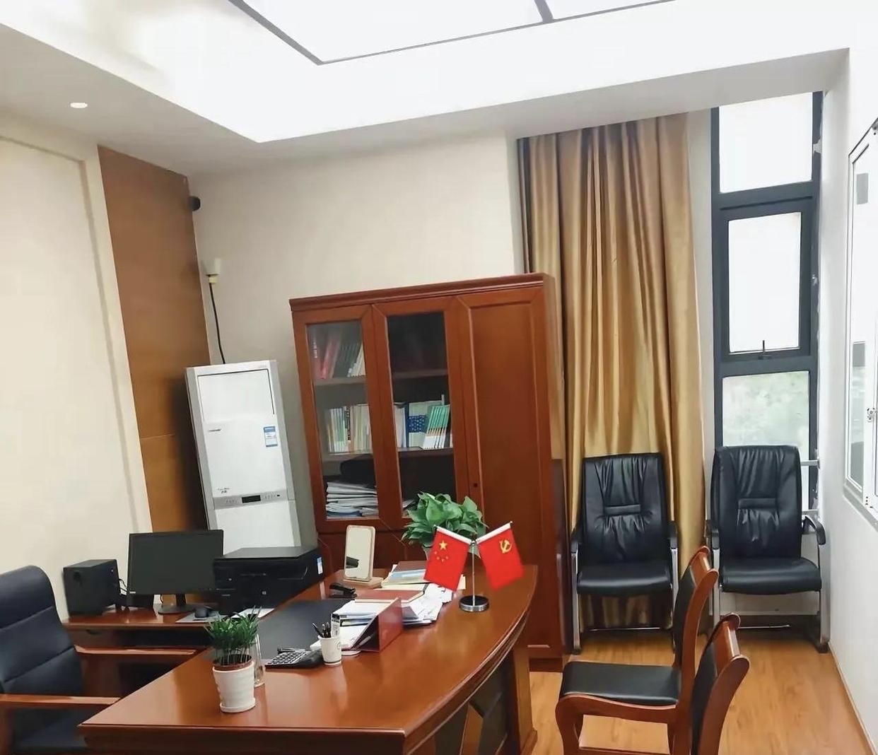 也不是调换中层干部, 也不是换安保改食堂, 而是重新重点装修办公室