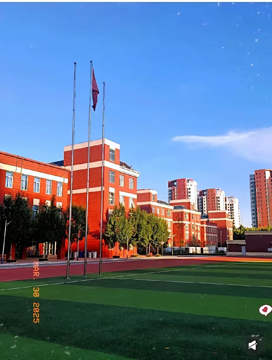 今年起,教育部启动阳光招生专项行动,中小学生入学不再受户籍限制,有