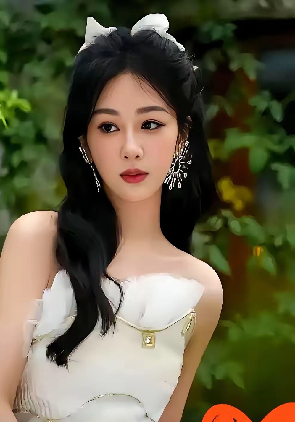 贺鹏,秦俊杰都曾是顶配,却先后退场;邓伦,李现,成毅借她飞升,却无人