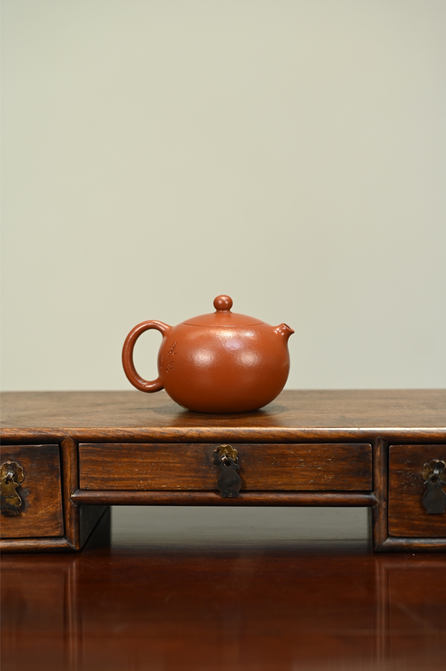 你懂紫砂的成本,500买个真宜兴紫砂壶也不是没有,你不懂,真宜兴紫鞍