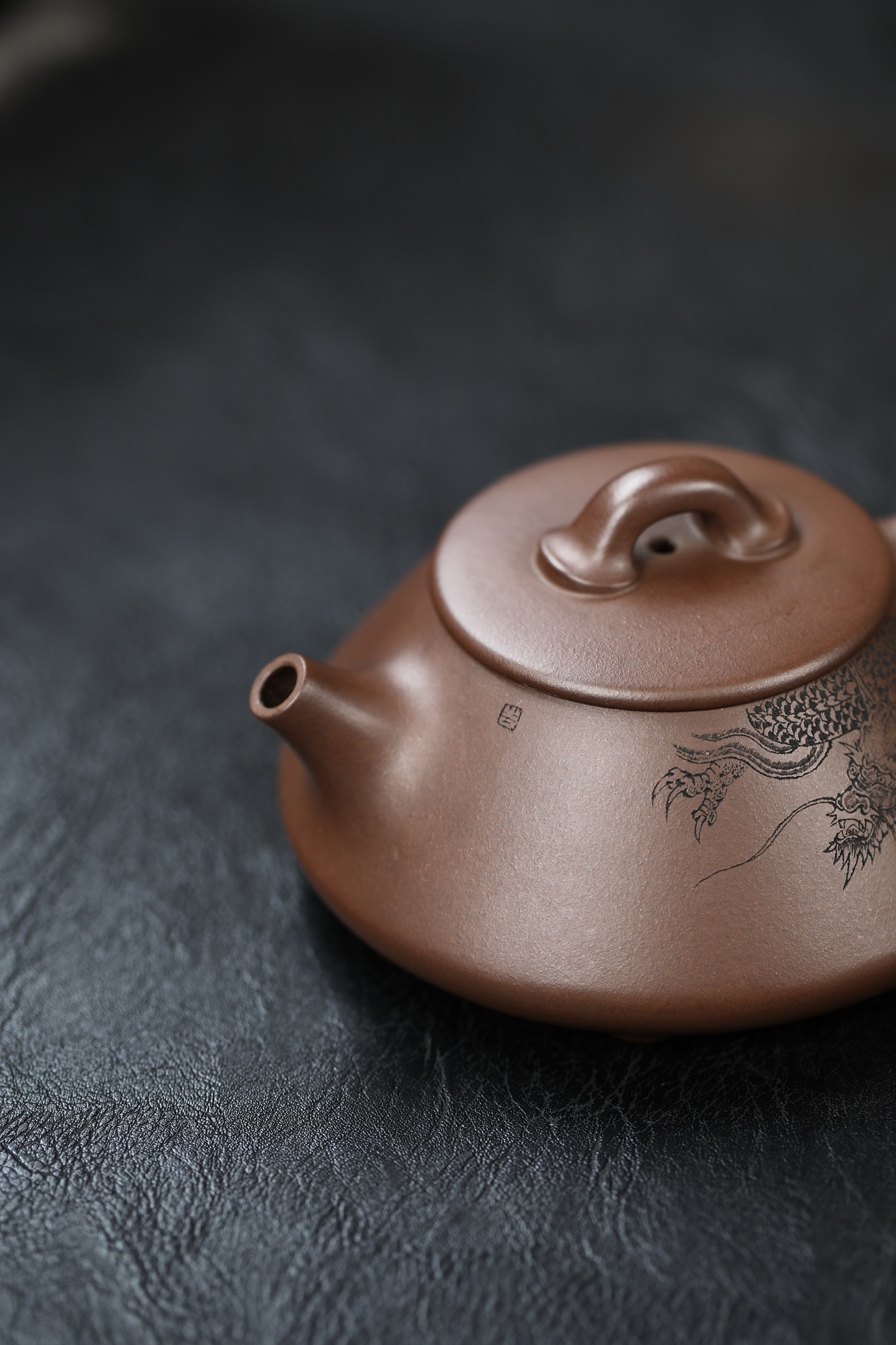 选对壶茶汤醇厚度提升 大家都知道紫砂壶是茶具之王尤其适合冲泡