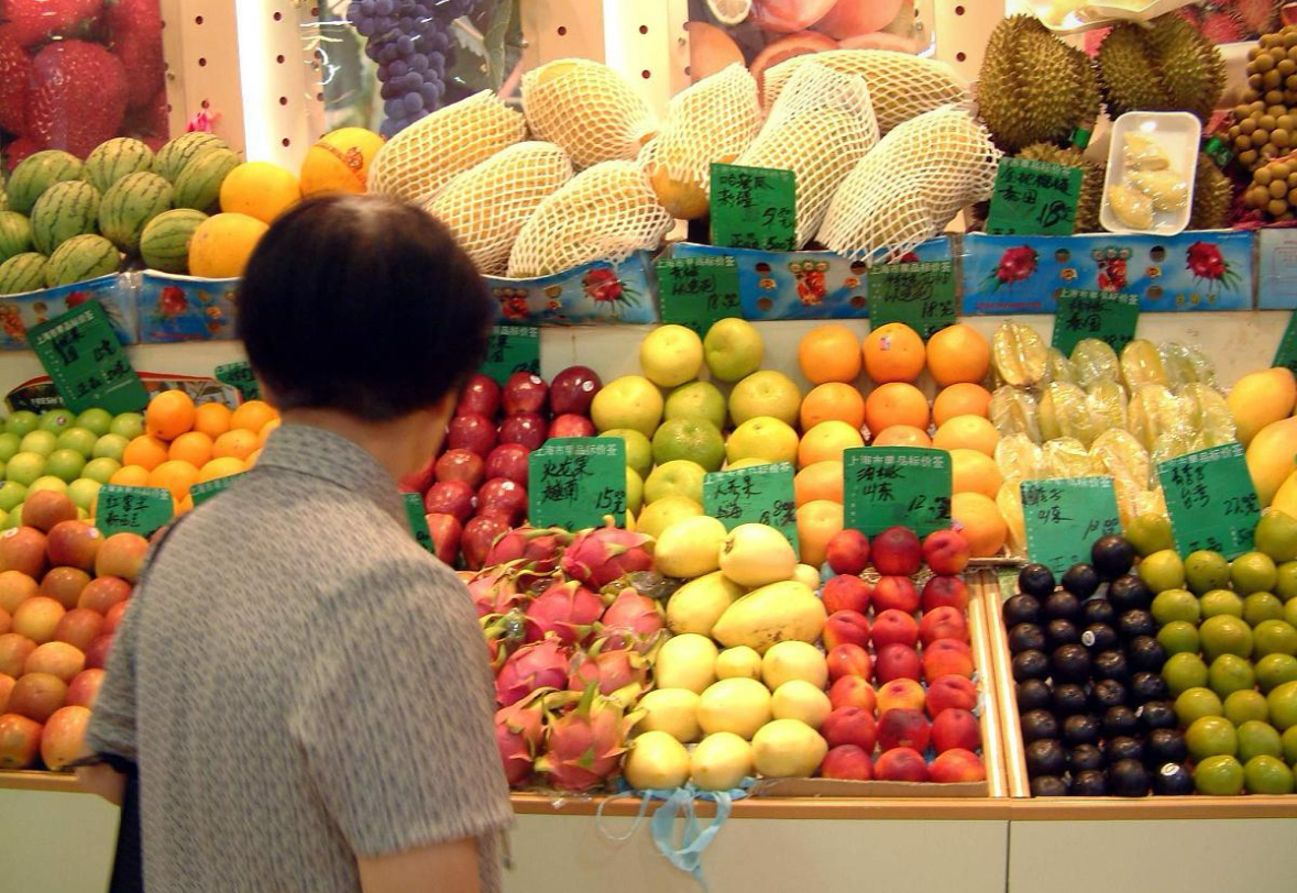 老公前段时间失业了,花四万块钱盘下一个水果店