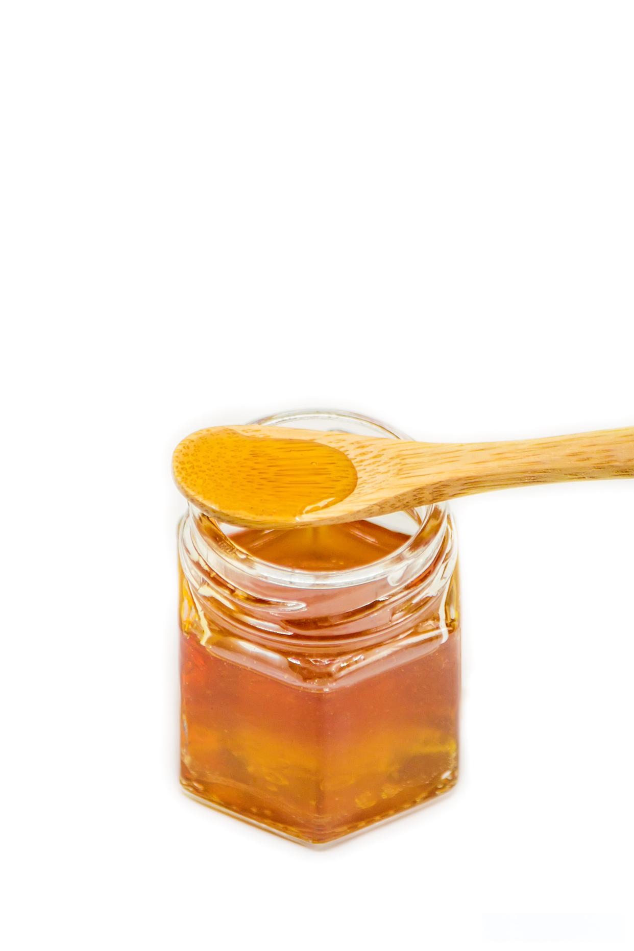 蜂蜜对嘴唇的作用与功效(蜂蜜涂嘴唇有什么功效) 蜂蜜对嘴唇的作用与功效(蜂蜜涂嘴唇有什么功效)