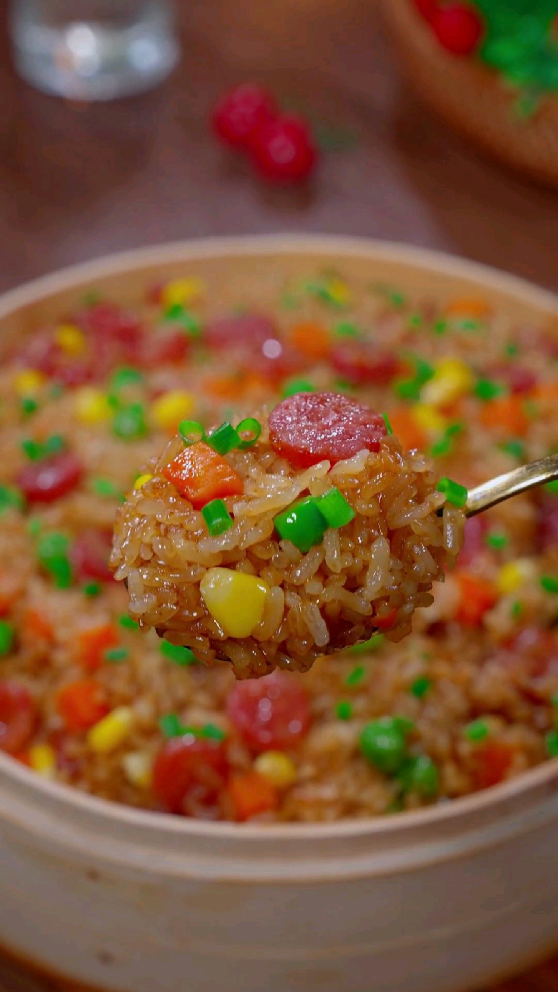 今天是腊八节,给家人做上这道糯米饭,香气四溢,寓意着粮食满仓