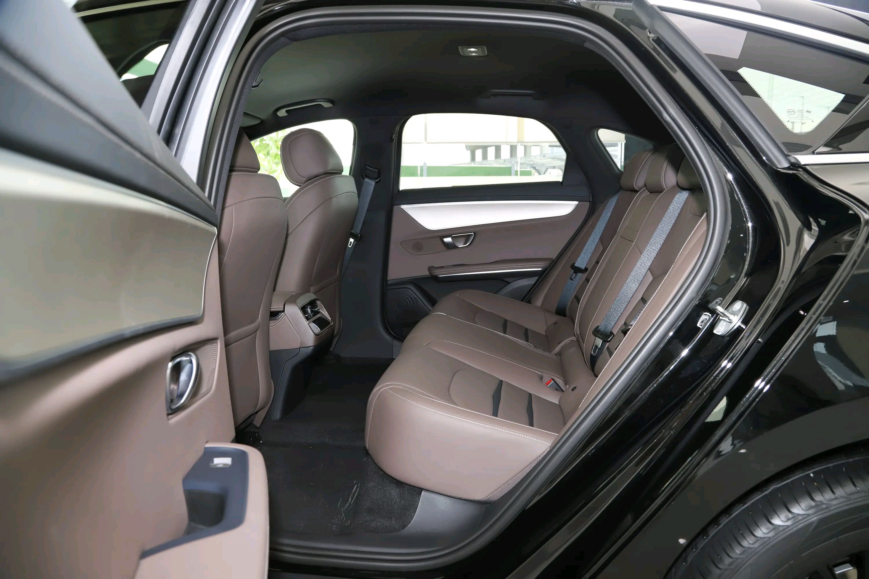 比亚迪e9,一款有颜值有动力有空间的经济型轿车