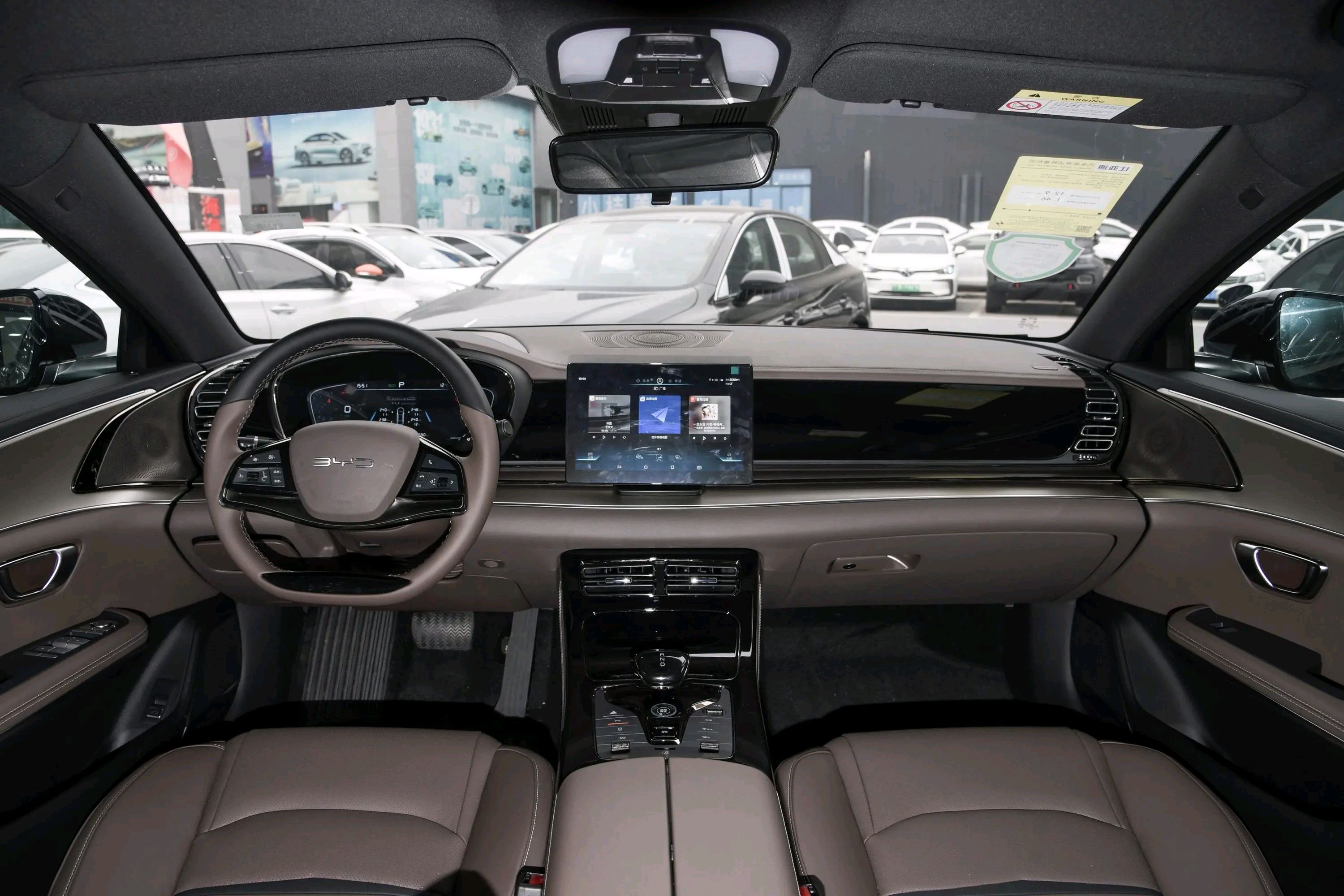 比亚迪e9,一款有颜值有动力有空间的经济型轿车