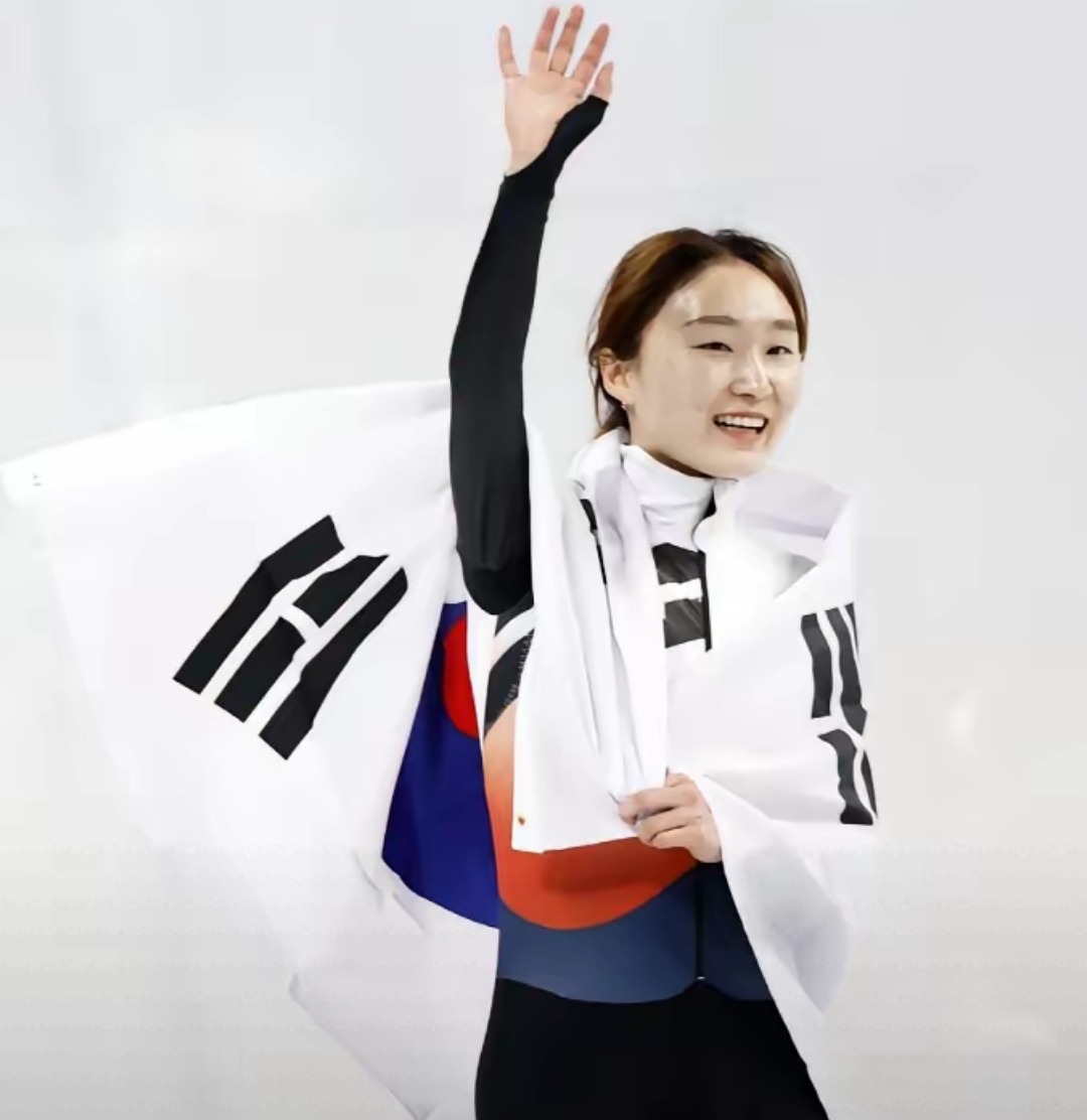 短道速滑女子500米预赛,韩国的崔敏静太牛了,以前她可是韩国队一姐呢