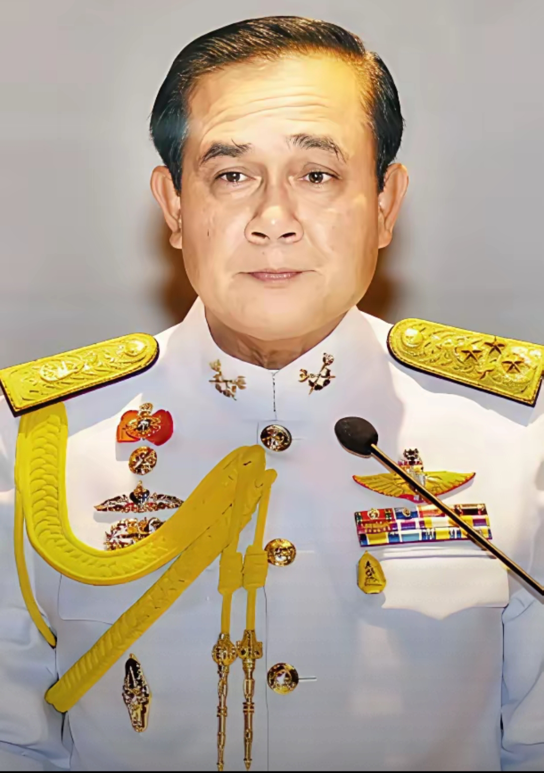 这次一开火,柬埔寨明显招架不住,节节败退