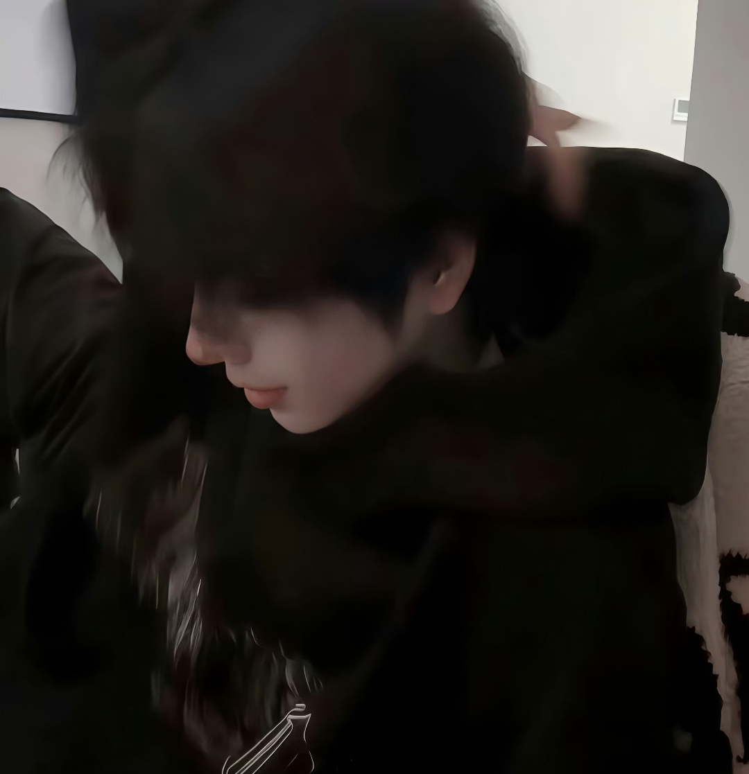 38张高质量帅气高冷温柔阳光治愈系男生头像推荐