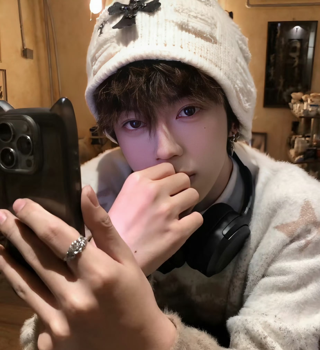 38张高质量帅气高冷温柔阳光治愈系男生头像推荐