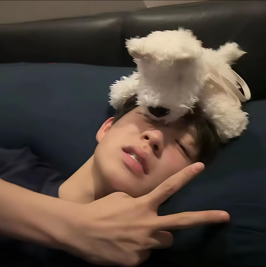 38张高质量帅气高冷温柔阳光治愈系男生头像推荐