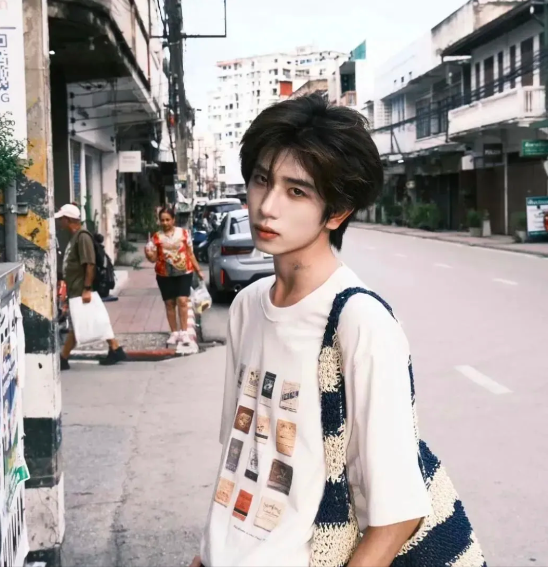 38张高质量帅气高冷温柔阳光治愈系男生头像推荐