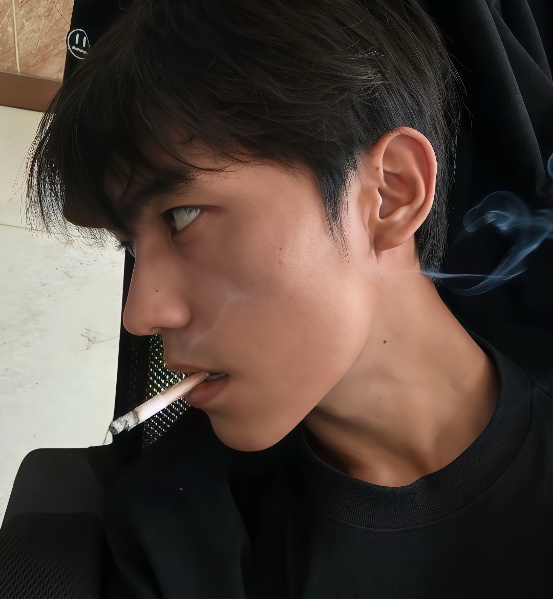 38张高质量帅气高冷温柔阳光治愈系男生头像推荐